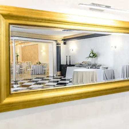 Hotel Capital With Private Wellness 4*