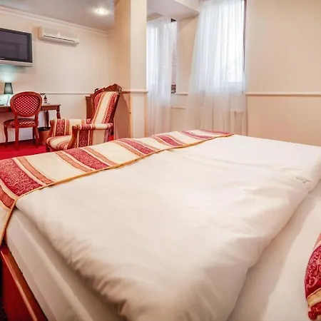 Hotel Capital With Private Wellness 4*