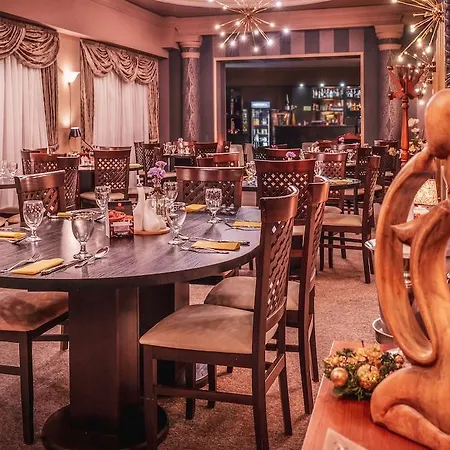 Capital With Private Wellness 4* Νίτρα