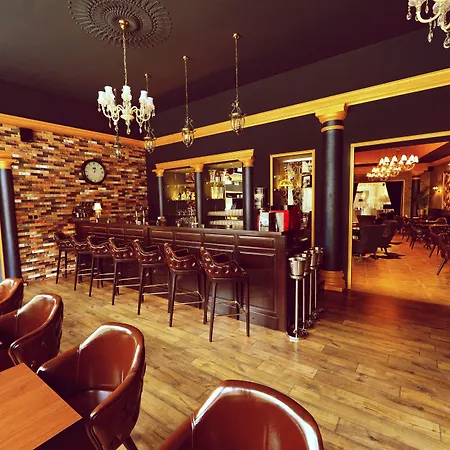 Capital With Private Wellness Νίτρα