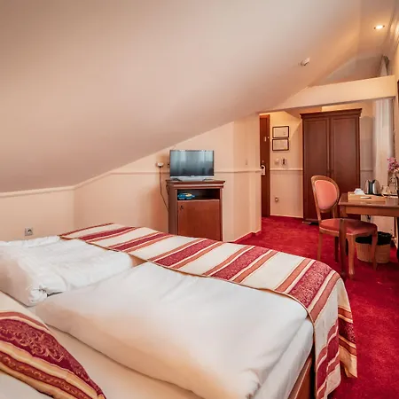 Hotel Capital With Private Wellness 4*