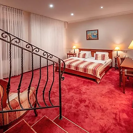 Capital With Private Wellness Szálloda 4*