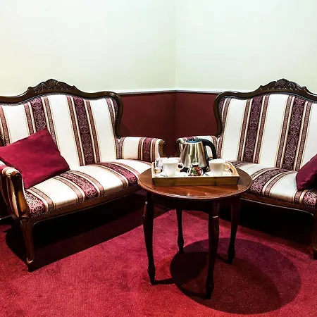 Capital With Private Wellness Hotel 4*